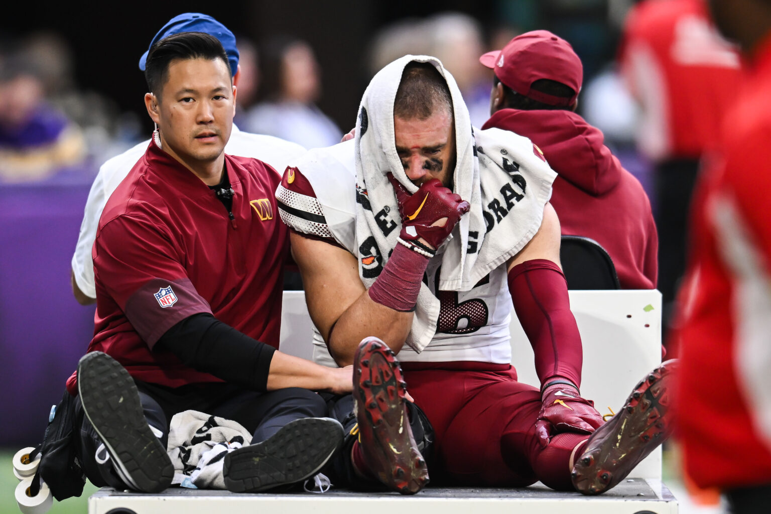 Zach Ertz makes decision on NFL future amid torn ACL recovery