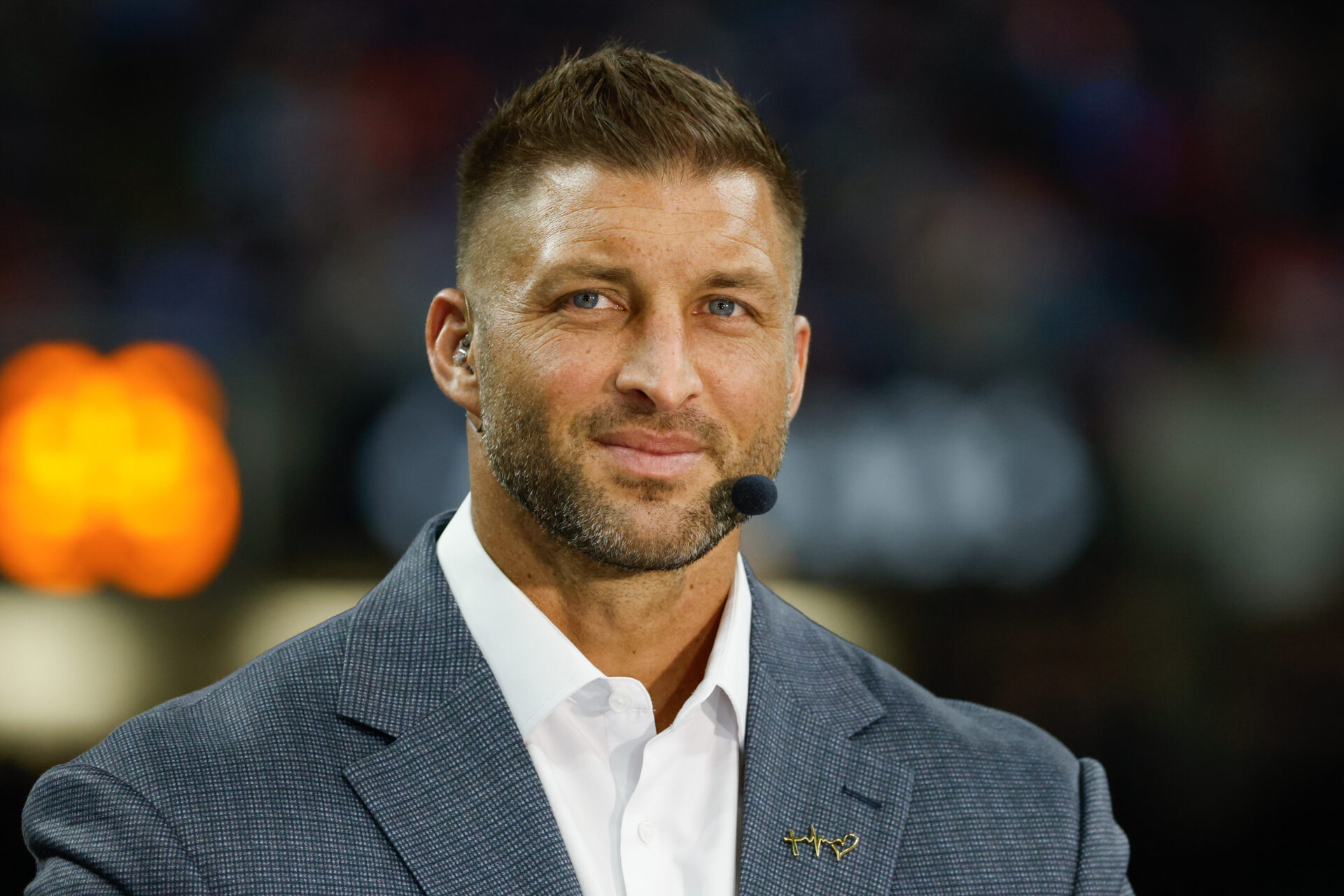 Tim Tebow - fronted Christian Life Surge events called scam , under fire by Pablo Torre