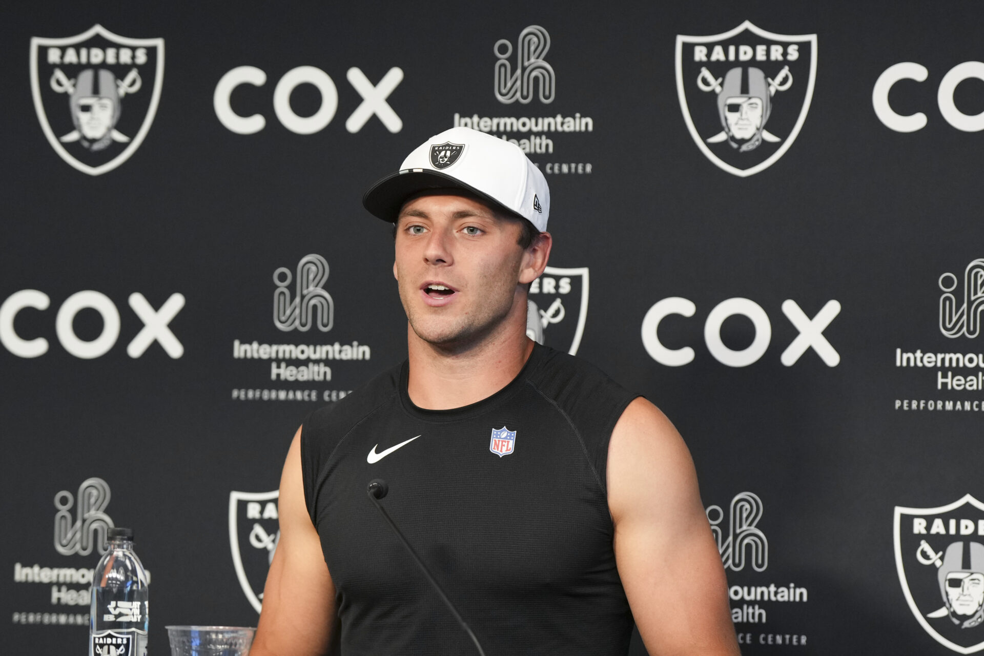 FOOTBALL-NFL-143.jpg