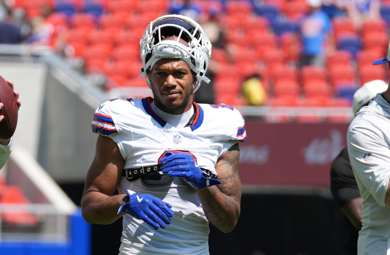 FOOTBALL-NFL-BUF-CAR-6-e1789730814616.jpg