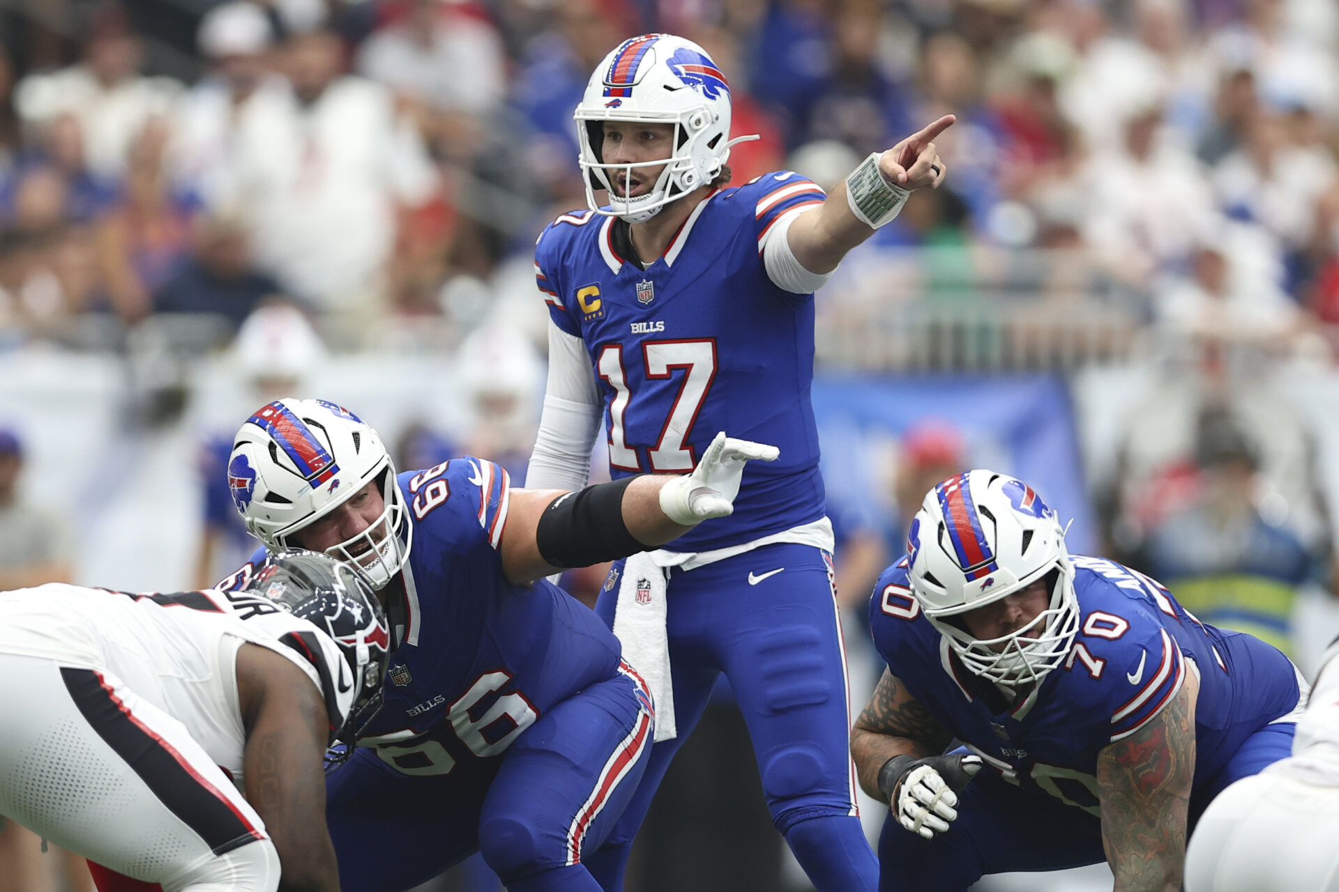 FOOTBALL-NFL-HOU-BUF-5.jpg