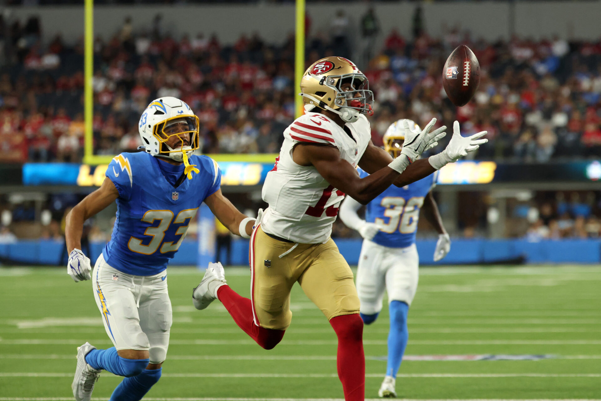 FOOTBALL-NFL-LAC-SF-11.jpg
