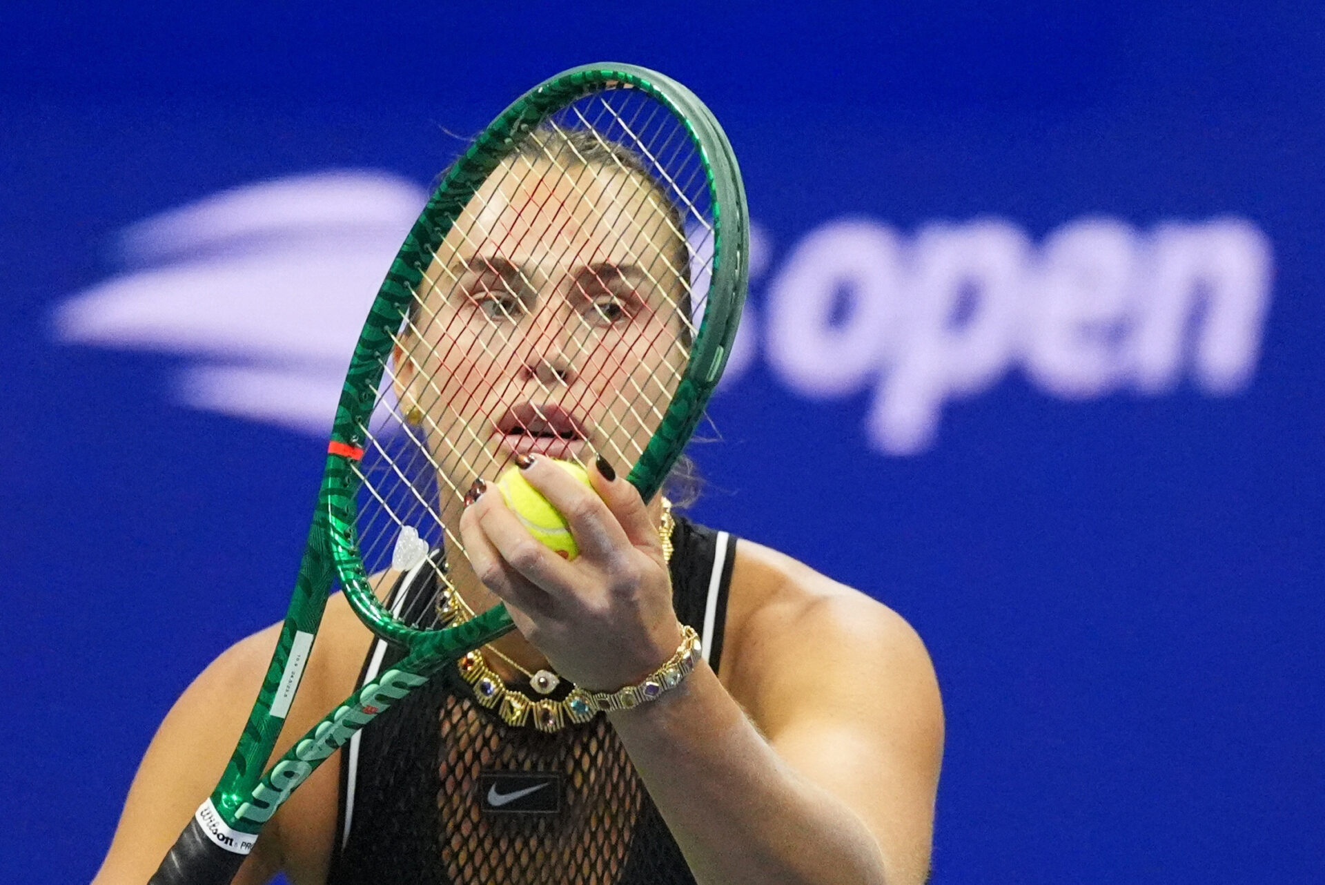 Aryna Sabalenka plays nearly flawless, defeats Jessica Pegula in straight sets in US Open SF