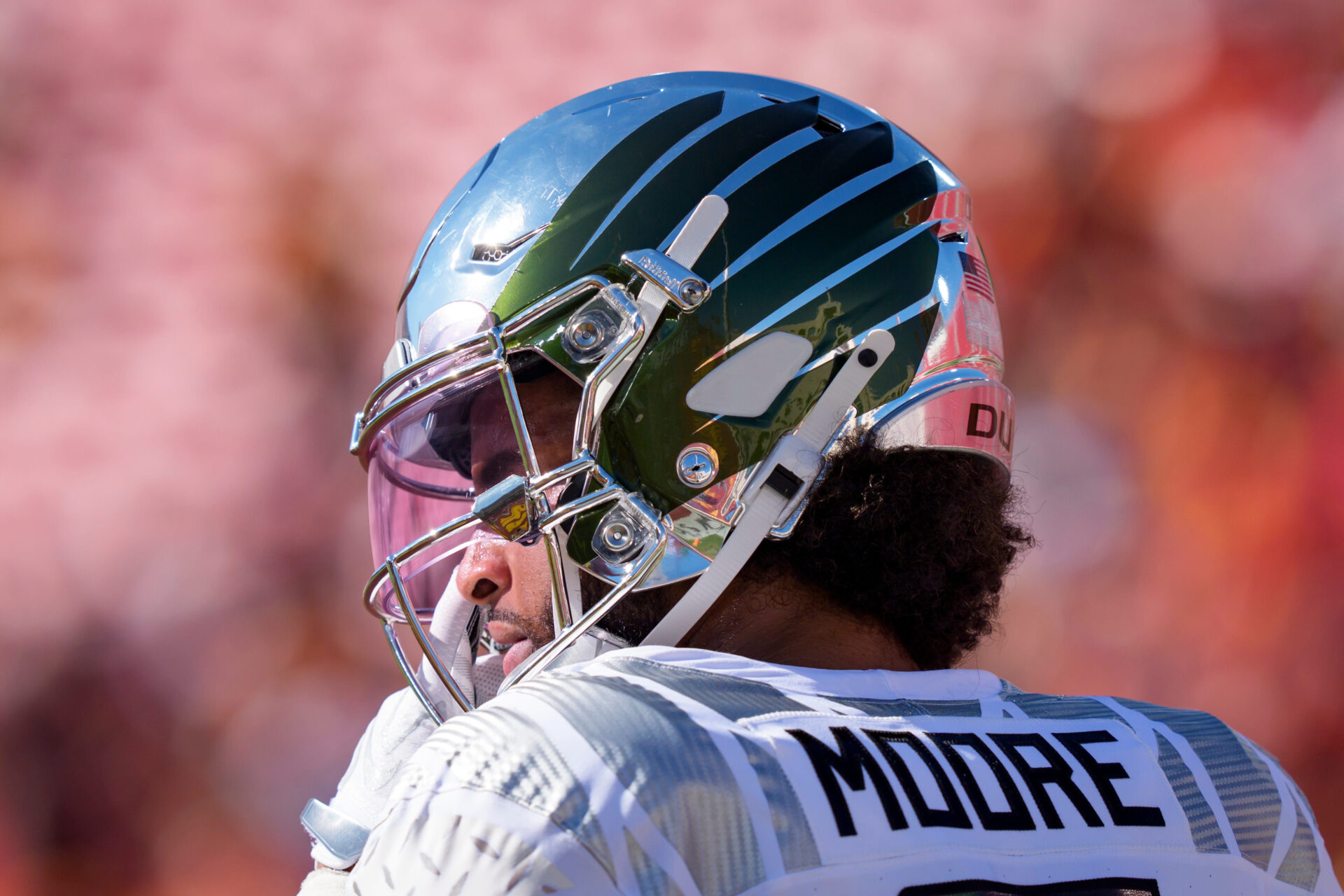 Oregon quarterback Dante Moore during warmups as the Oregon Ducks face the USC Trojans on Sept. 26, 2026, at Los Angeles