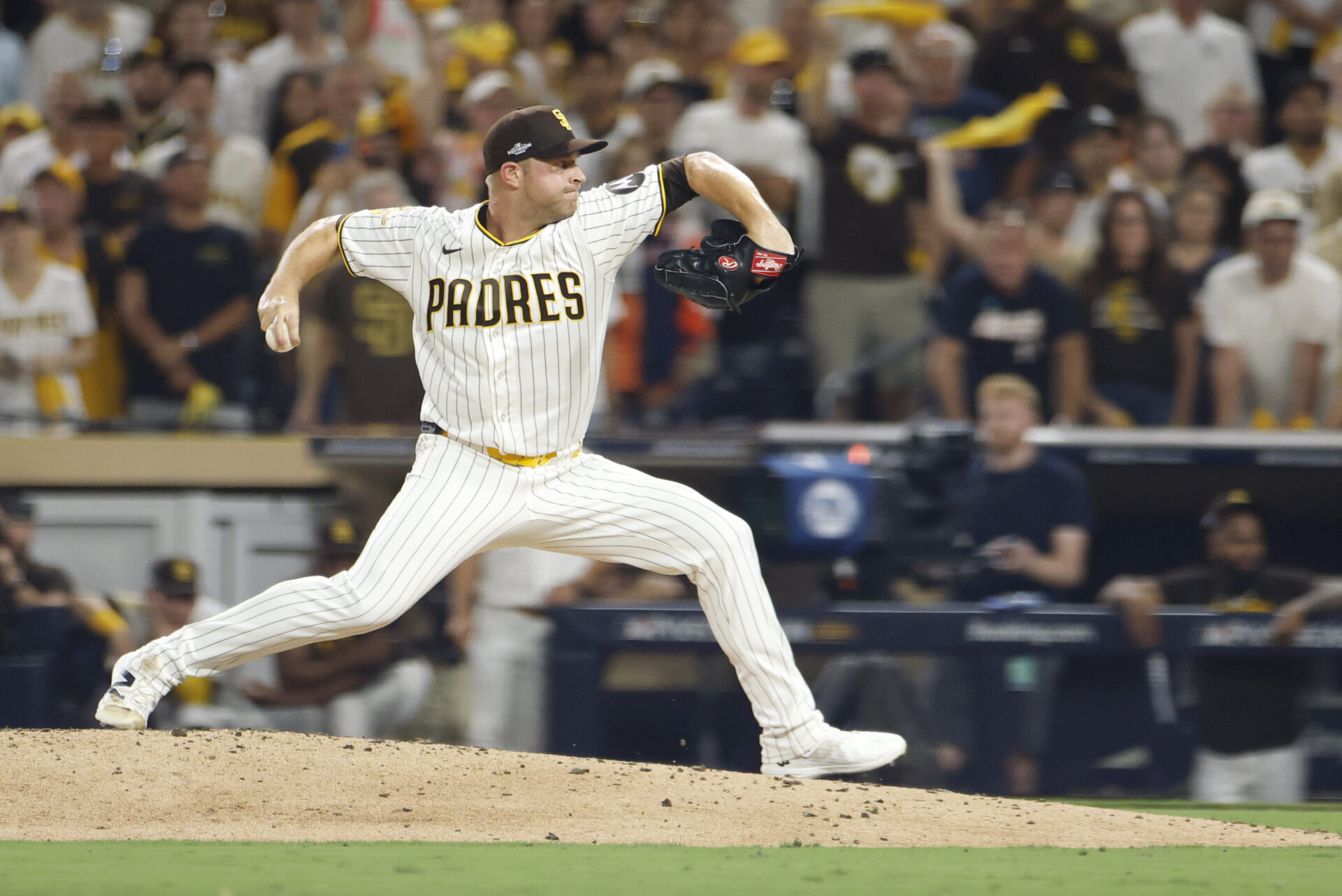 Padres lose key player hours after World Series final out