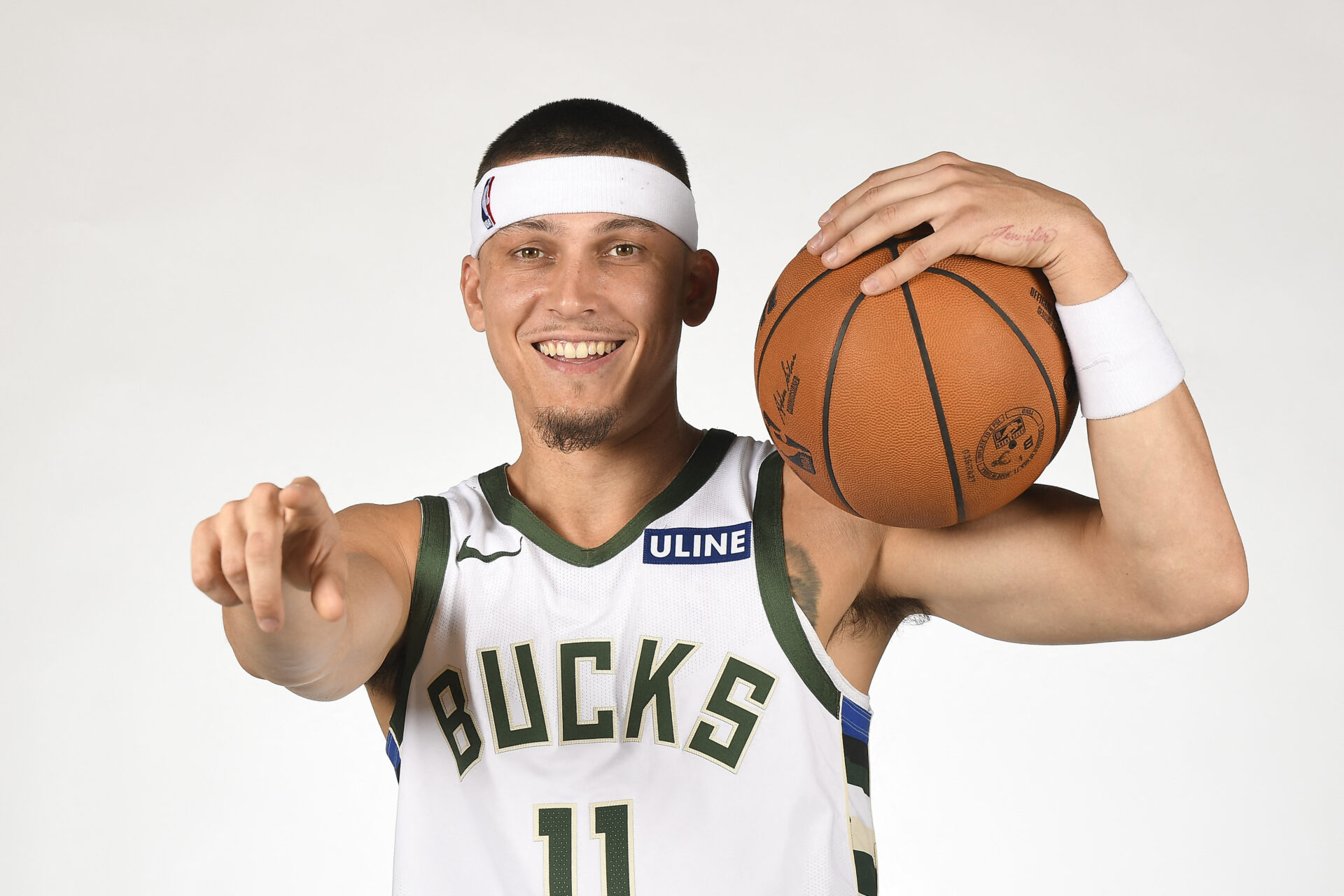 Tyler Herro pantses Anthony Edwards in his Bucks debut