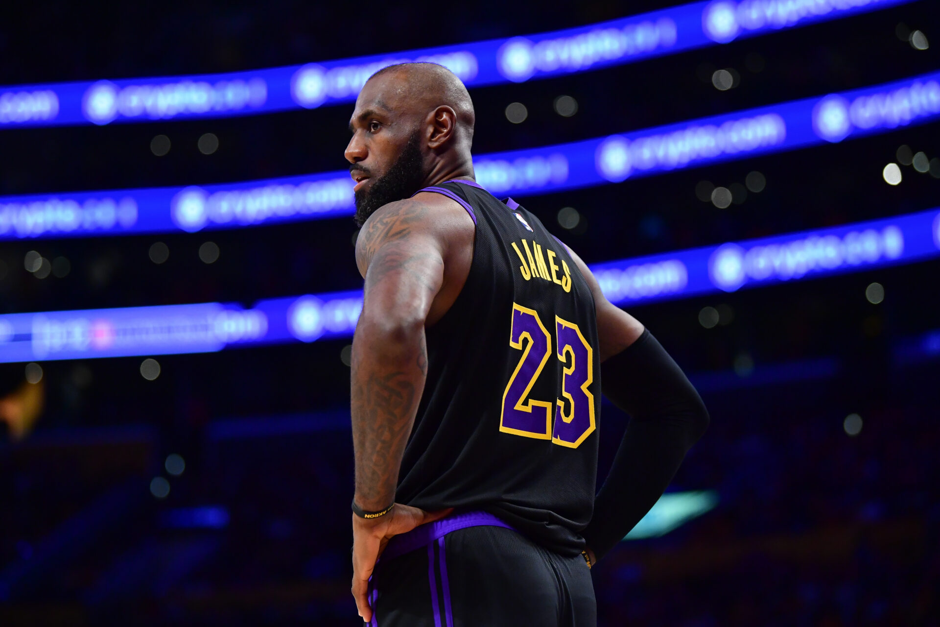 Is LeBron James playing tonight? Injury status for 76ers-Knicks preseason game