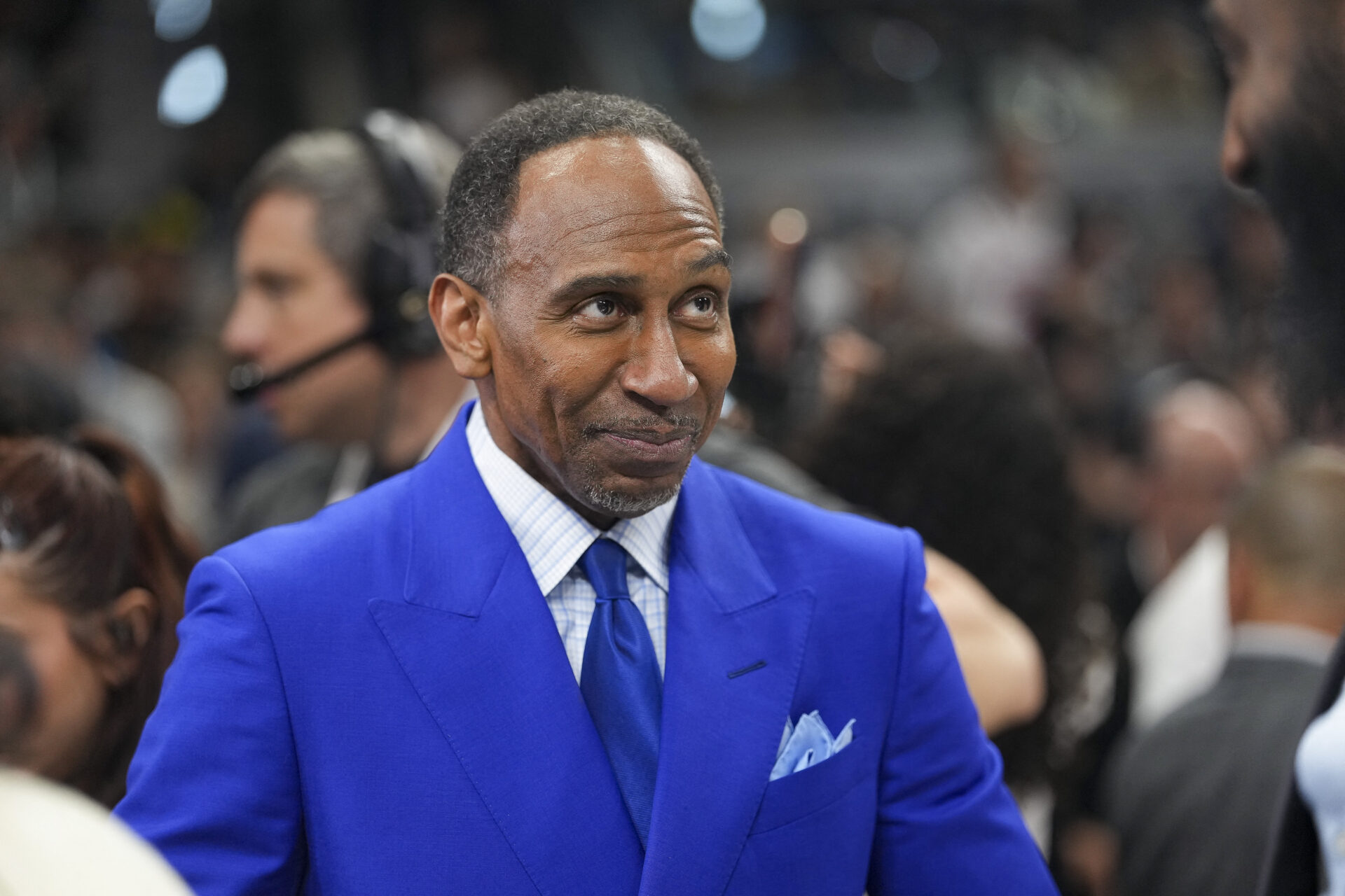 Terrell Owens pushes for ESPN to suspend Stephen A . Smith