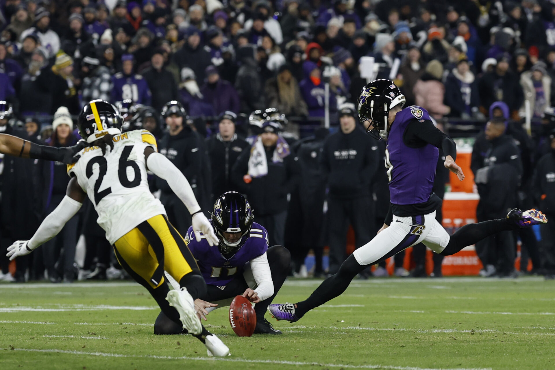 FOOTBALL-NFL-BAL-PIT-1.jpg