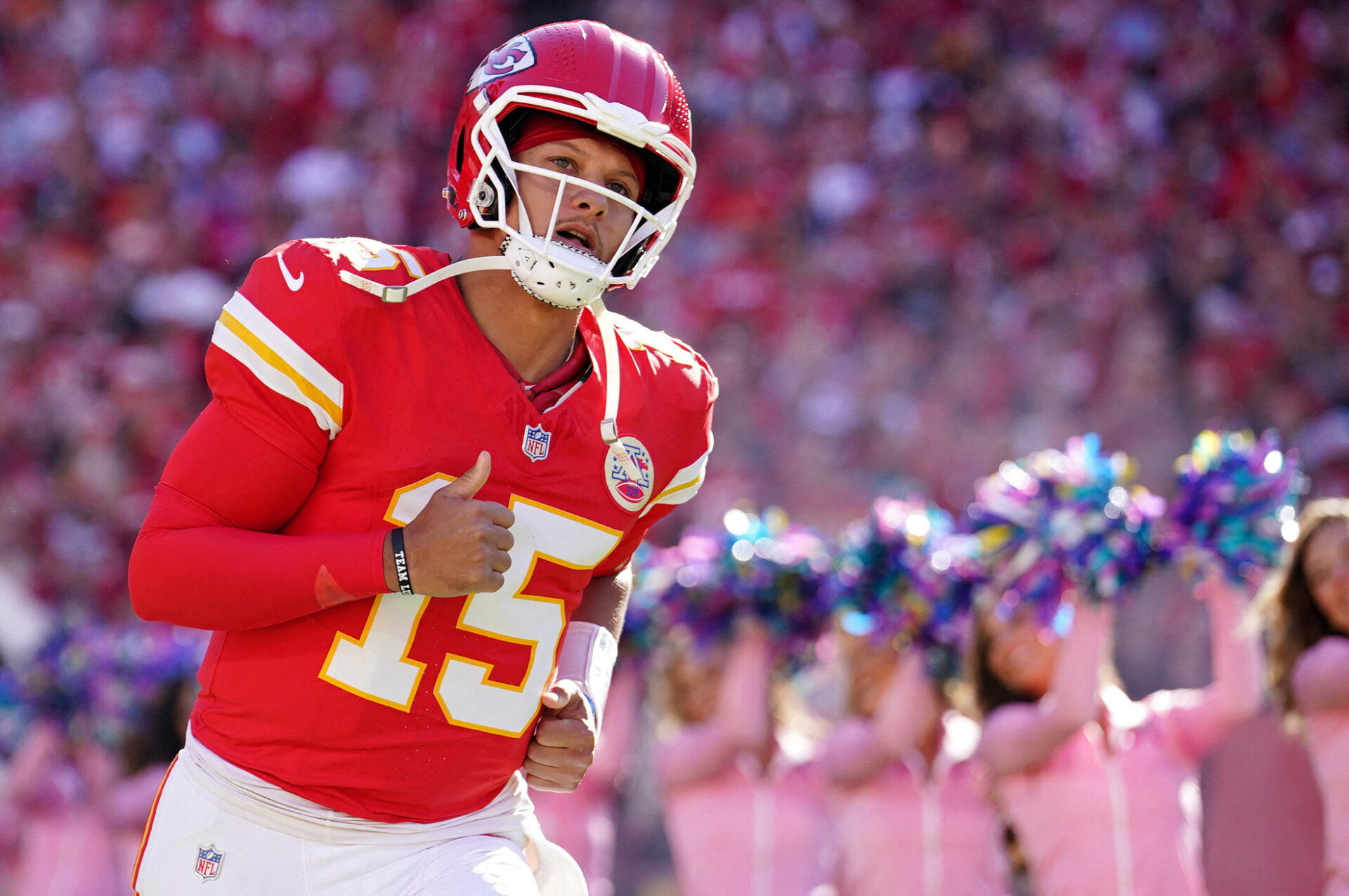 Patrick Mahomes supports Chiefs OT’s ‘family’ message aimed at all NFL teams