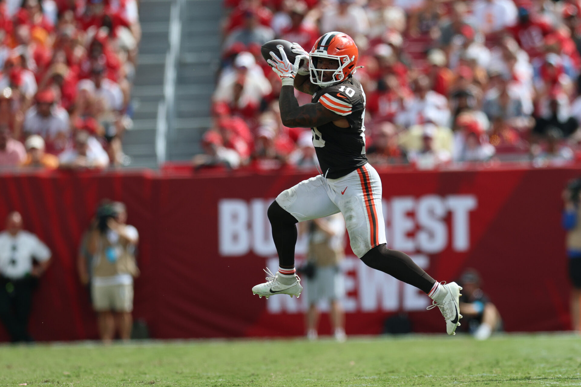 FOOTBALL-NFL-TB-CLE.jpg